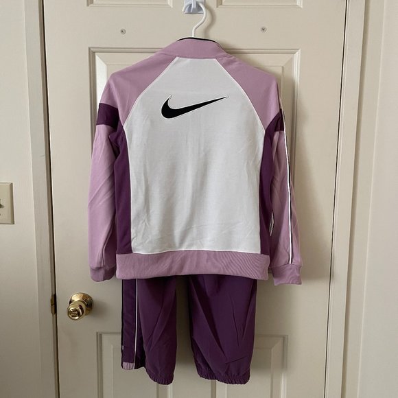 NWOT Nike Tracksuit Jacket and Capri Pant Set Size Youth 14 (or Ladies XS) - Picture 4 of 11